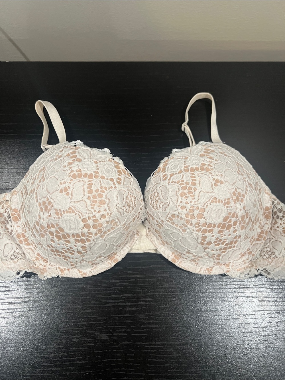 VS Lace Push-Up Bra in Ivory Cream - Women's Intimates